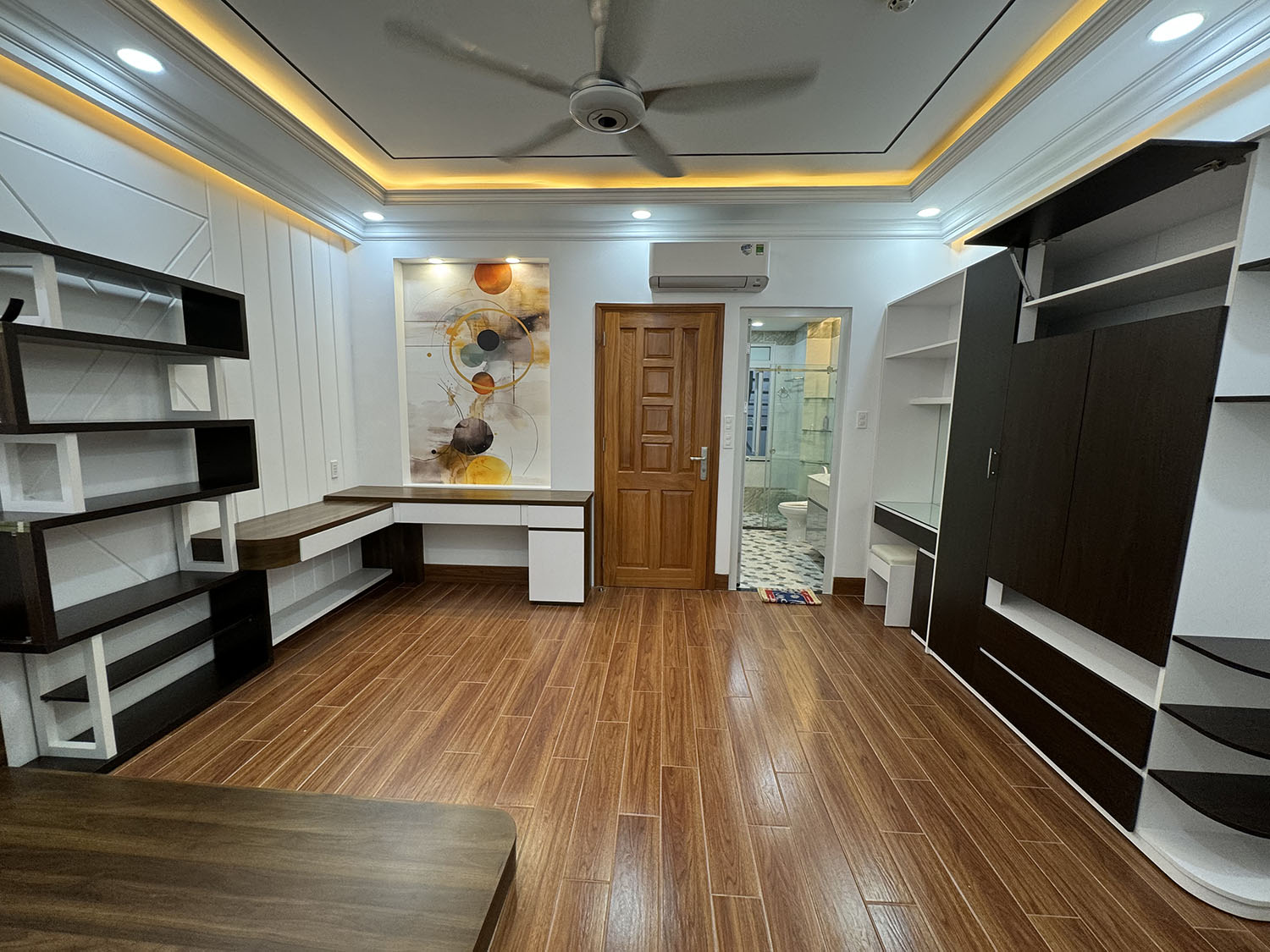Siêu phẩm Hầm, 4Lầu, ST, thang máy (4,75x17=80,75m2) full nội thất cao cấp đường nội bộ 12m khu VIP 3 tháng 2